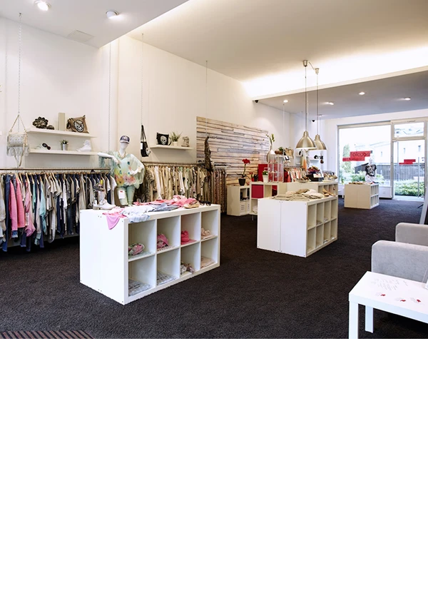 Boutique, Stores